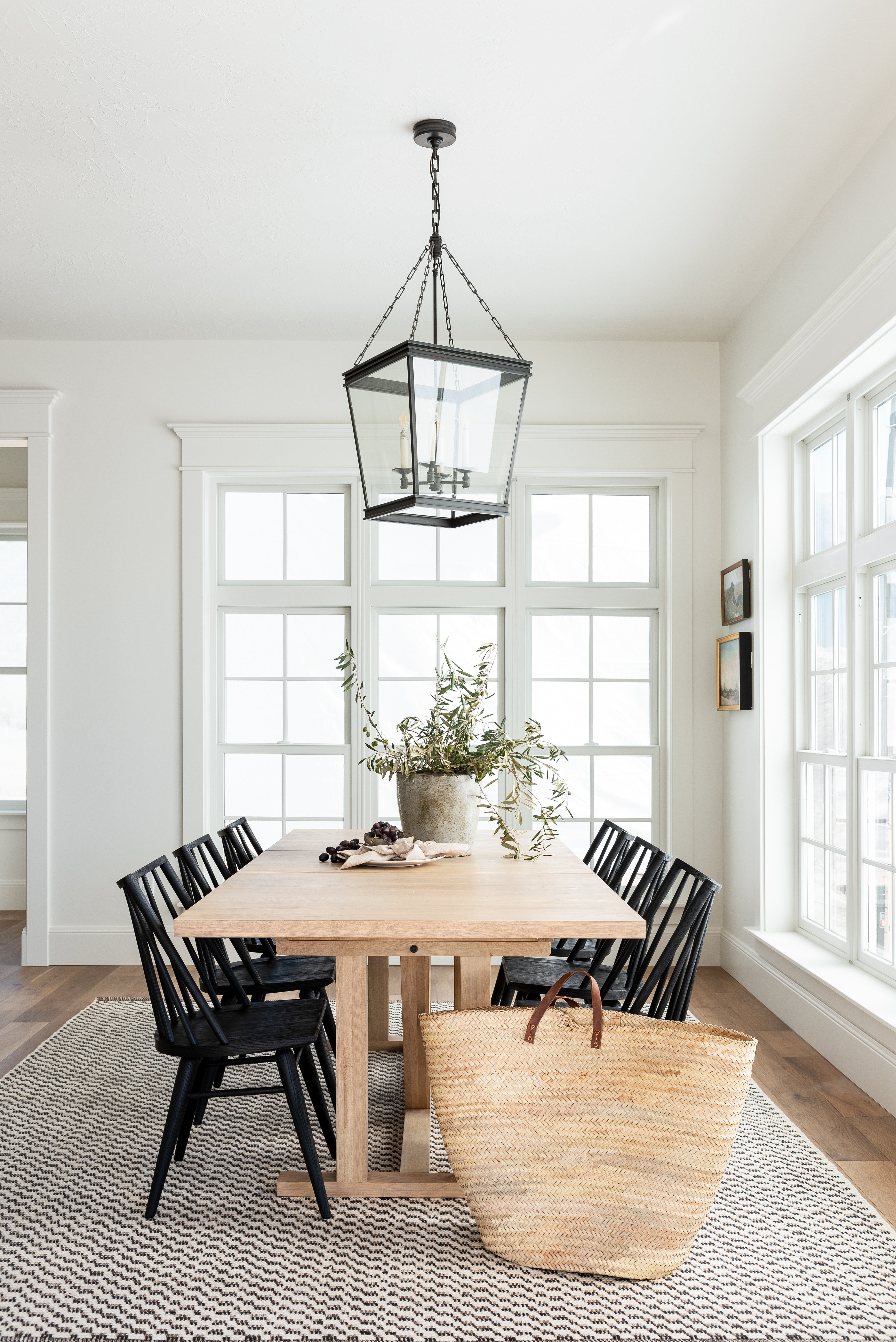 Alec Dining Table