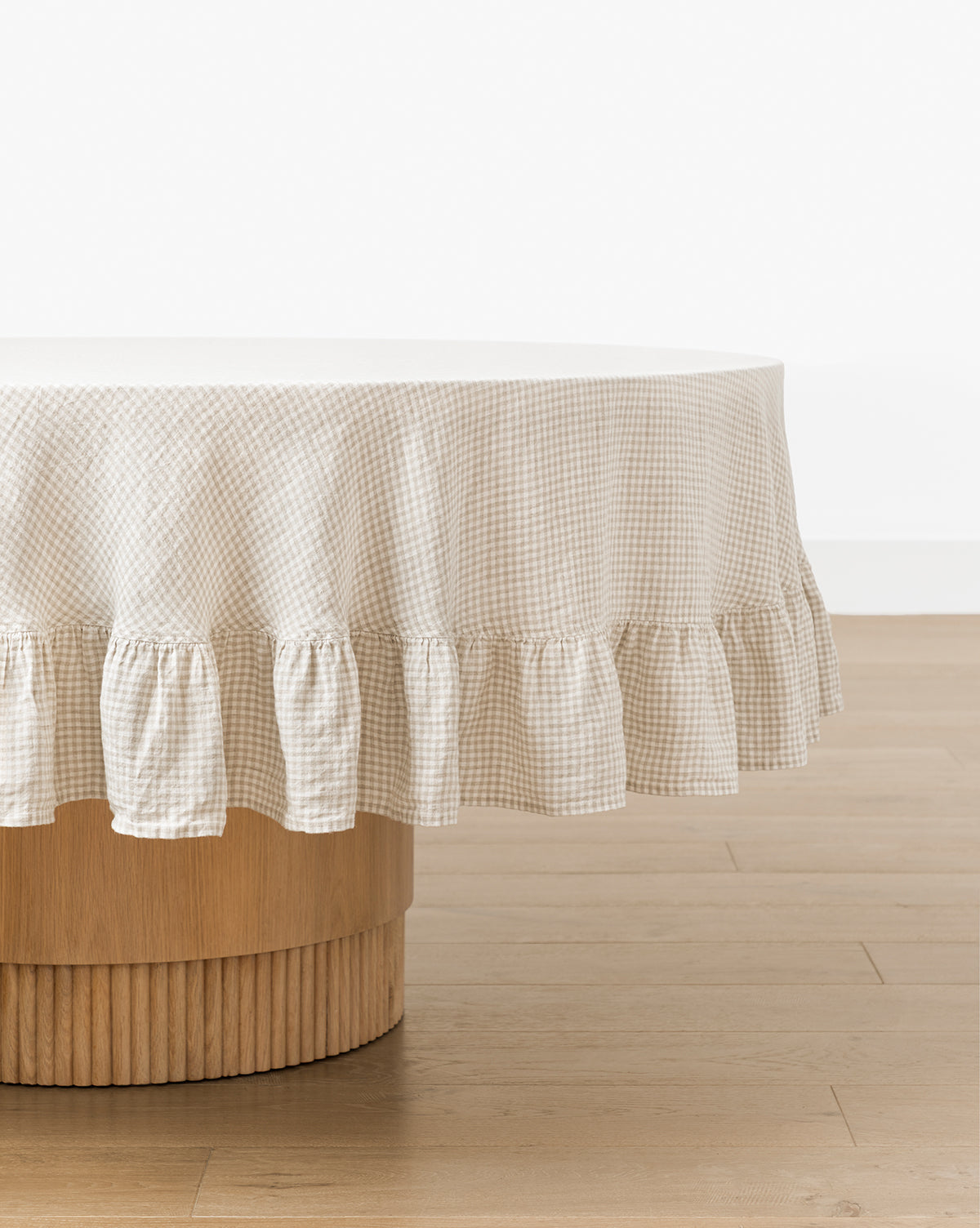 Catania Linen Ruffle Tablecloth
