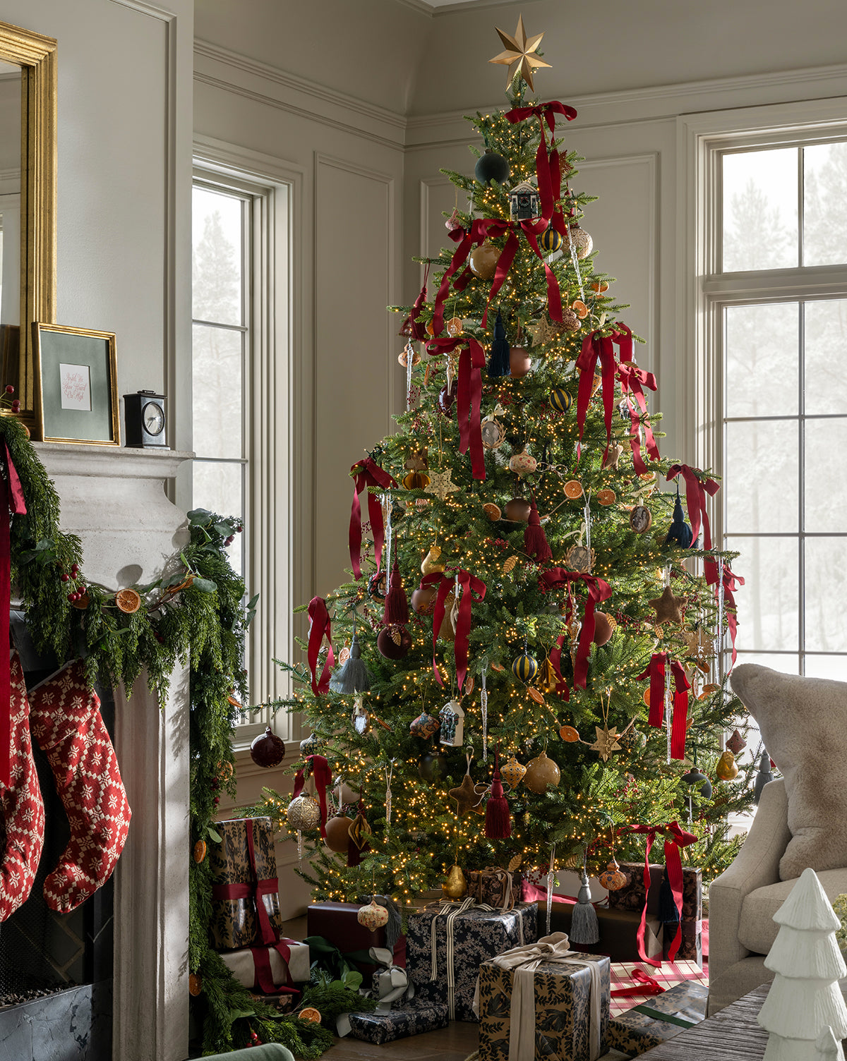 Classic Christmas Tree hidden