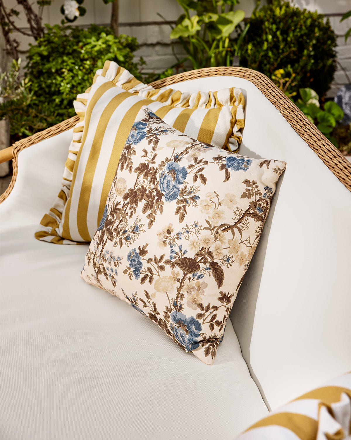 Bretton Indoor/Outdoor Pillow